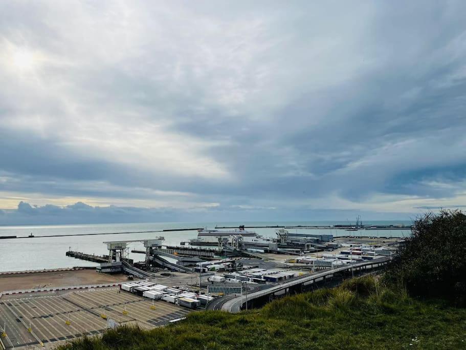 Modern 2 Bedroom Flat By Dover Port, Castle& Sea! Εξωτερικό φωτογραφία