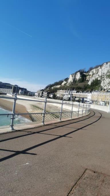 Modern 2 Bedroom Flat By Dover Port, Castle& Sea! Εξωτερικό φωτογραφία